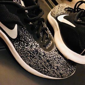 Size 9 Nike contacts